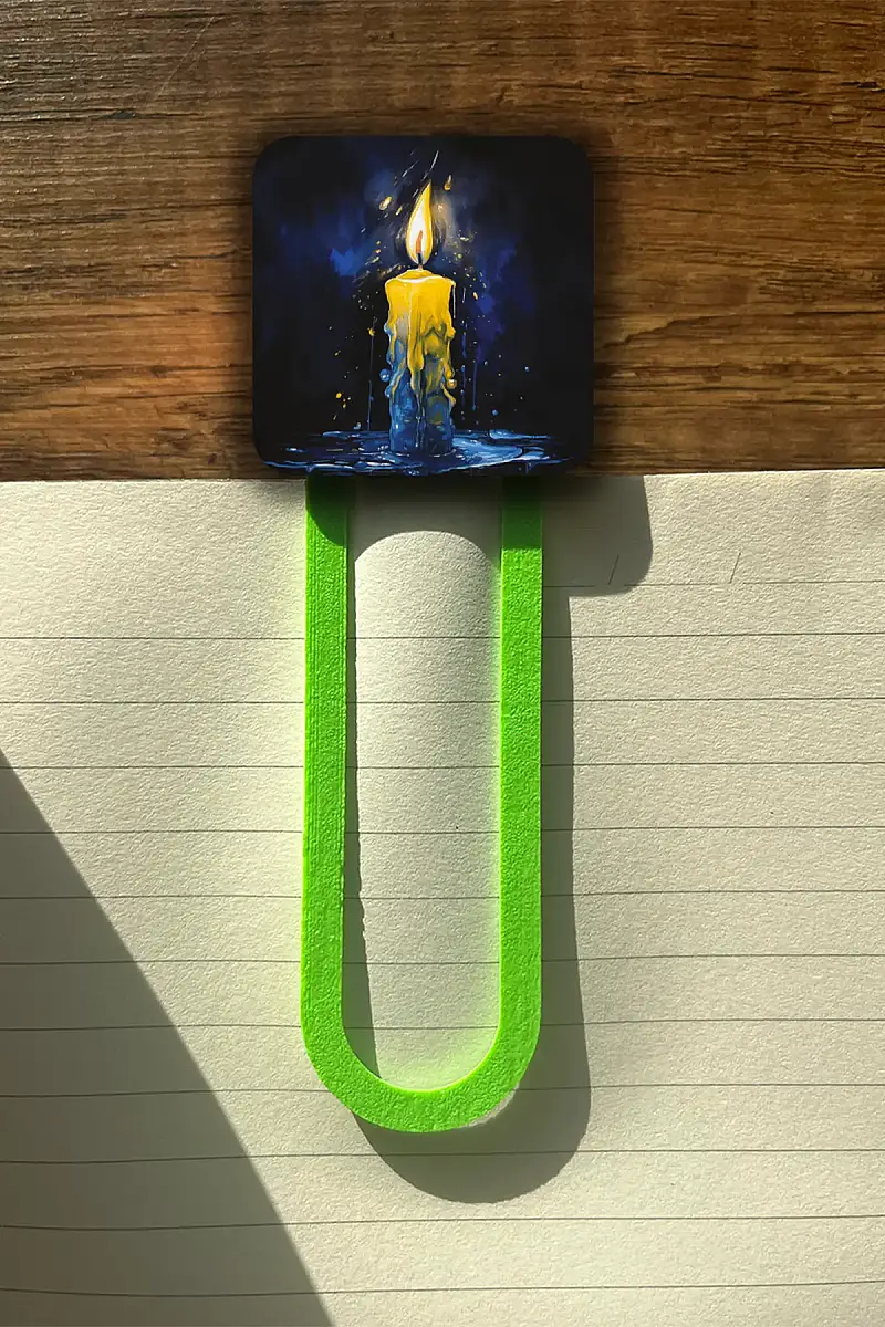 Karanlıktaki Işık Kitap Ayracı - 2