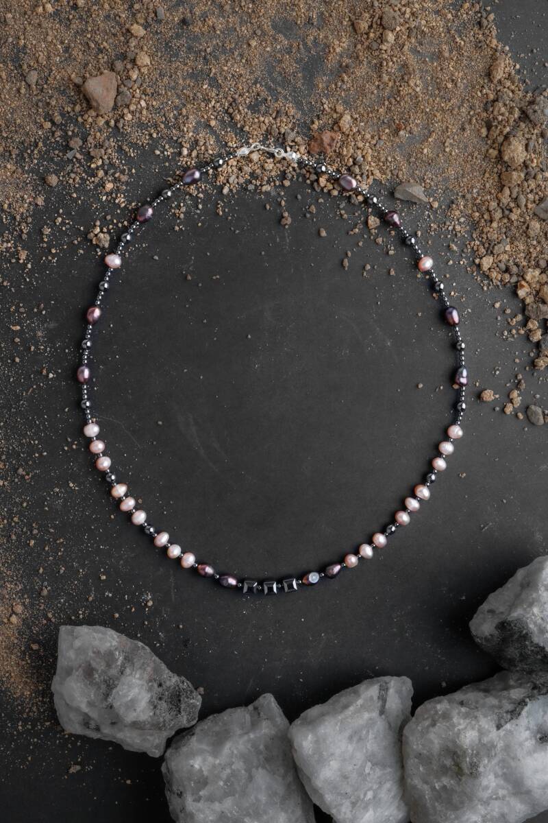 Lina, Hematit Aksesuarlı İnci Kolye - 1