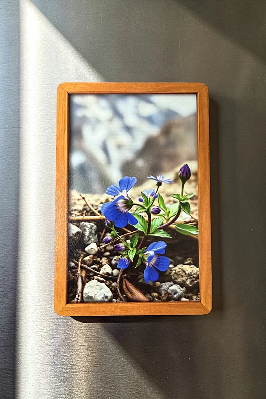 Mavi Çiçek MiniDekor Magnet Ayaklı 9*13,5 cm - Bemenda