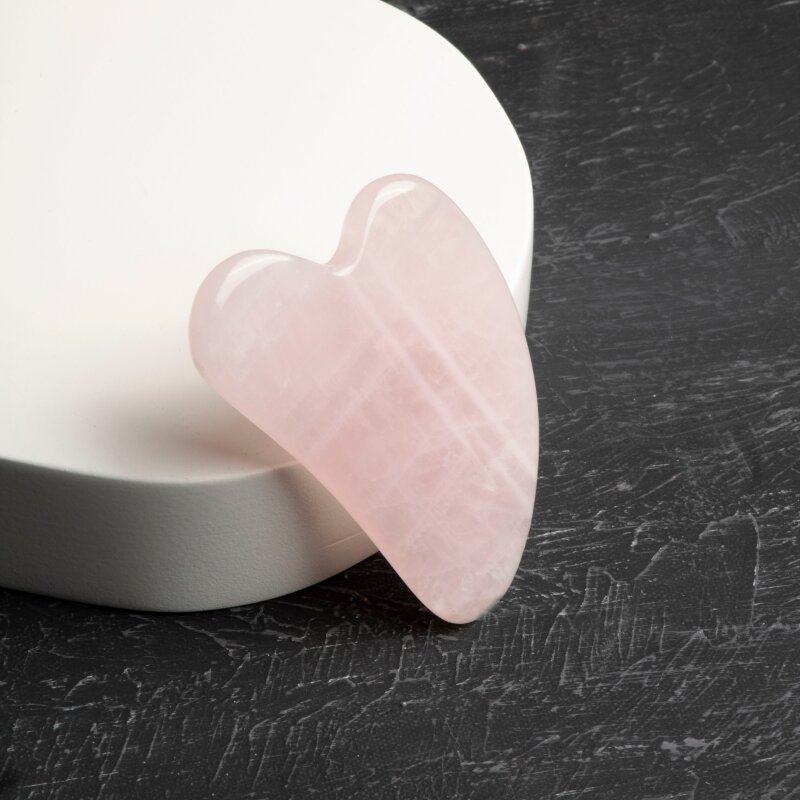 Pembe Kuvars Taşı Masaj Takımı - Roller ve Gua Sha Kalpli Set - 4